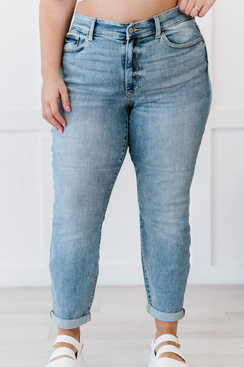 Judy Blue Ruby Full Size Mid-Rise Bleach Wash Boyfriend Jeans