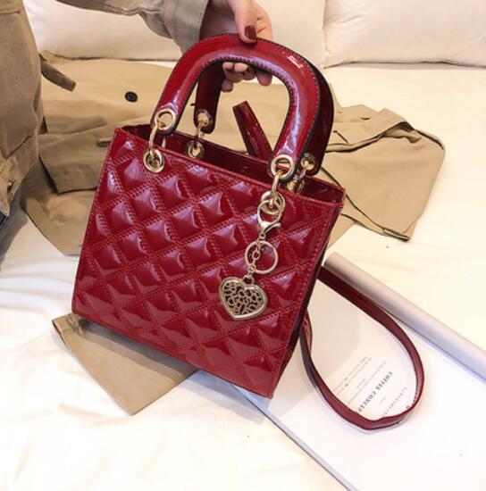 High Quality Patent Leather Lingge Chain Shoulder Bag