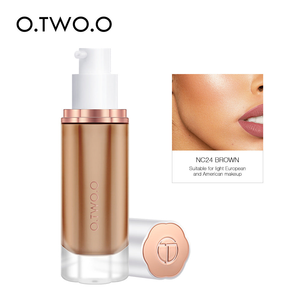O.TWO.O Illuminating Foundation Smooth and Makeup-Free Hydrating
